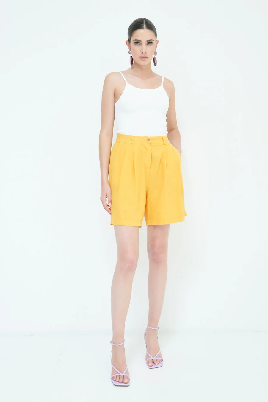 Relaxed high-waisted pleated shorts wholesale