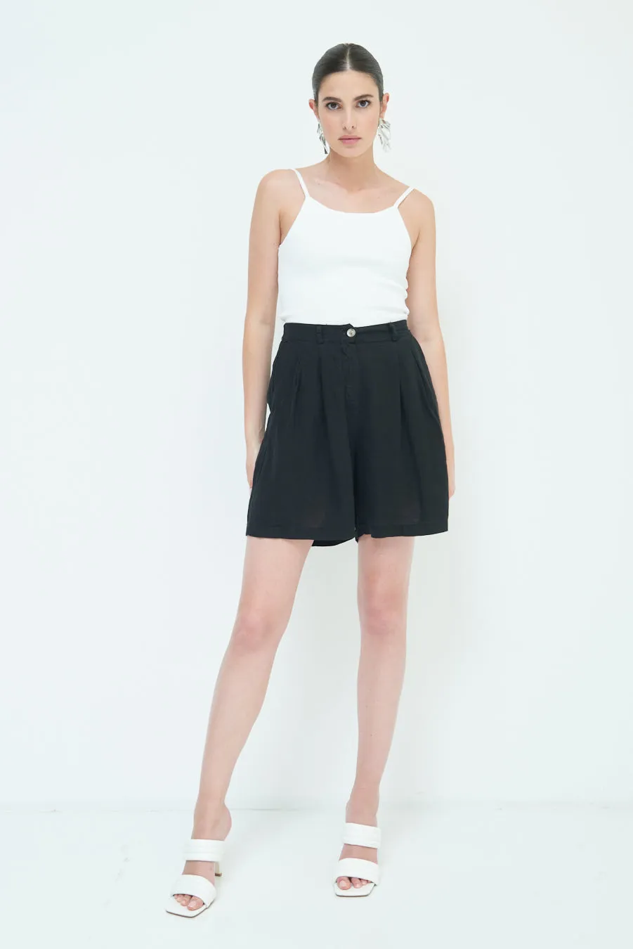 Relaxed high-waisted pleated shorts wholesale