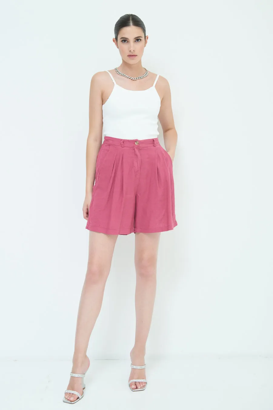 Relaxed high-waisted pleated shorts wholesale