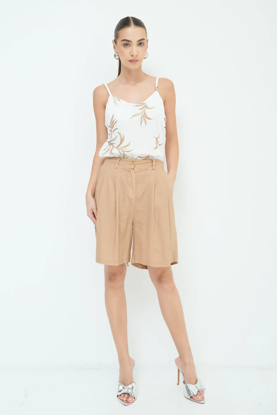 Relaxed high-waisted pleated shorts wholesale