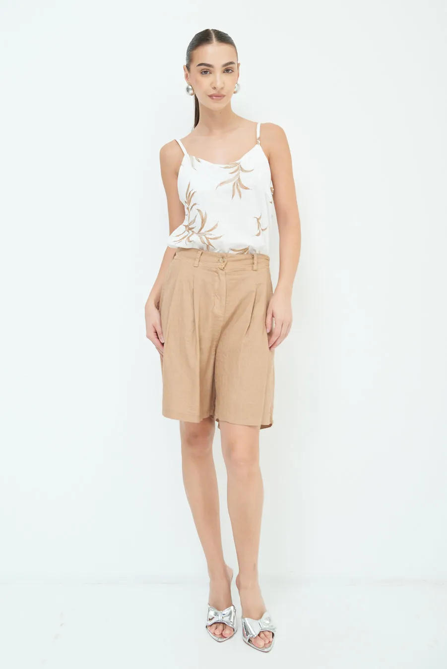 Relaxed high-waisted pleated shorts wholesale