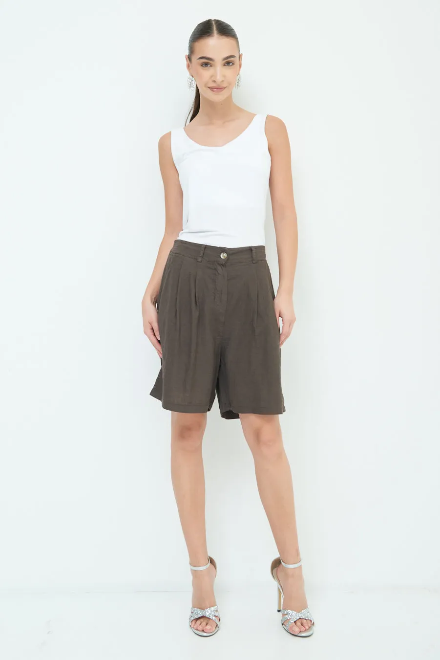 Relaxed high-waisted pleated shorts wholesale