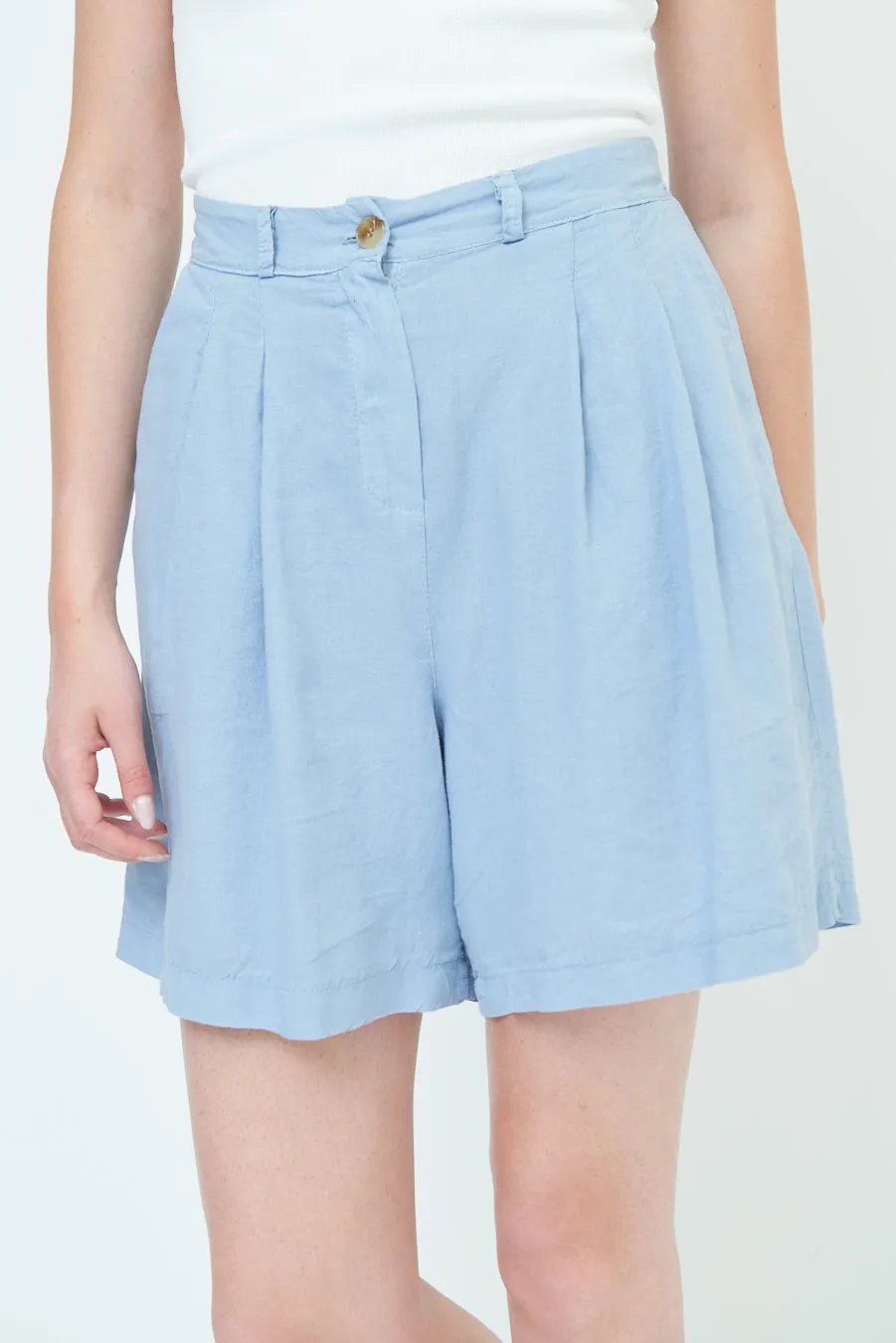 Relaxed high-waisted pleated shorts wholesale