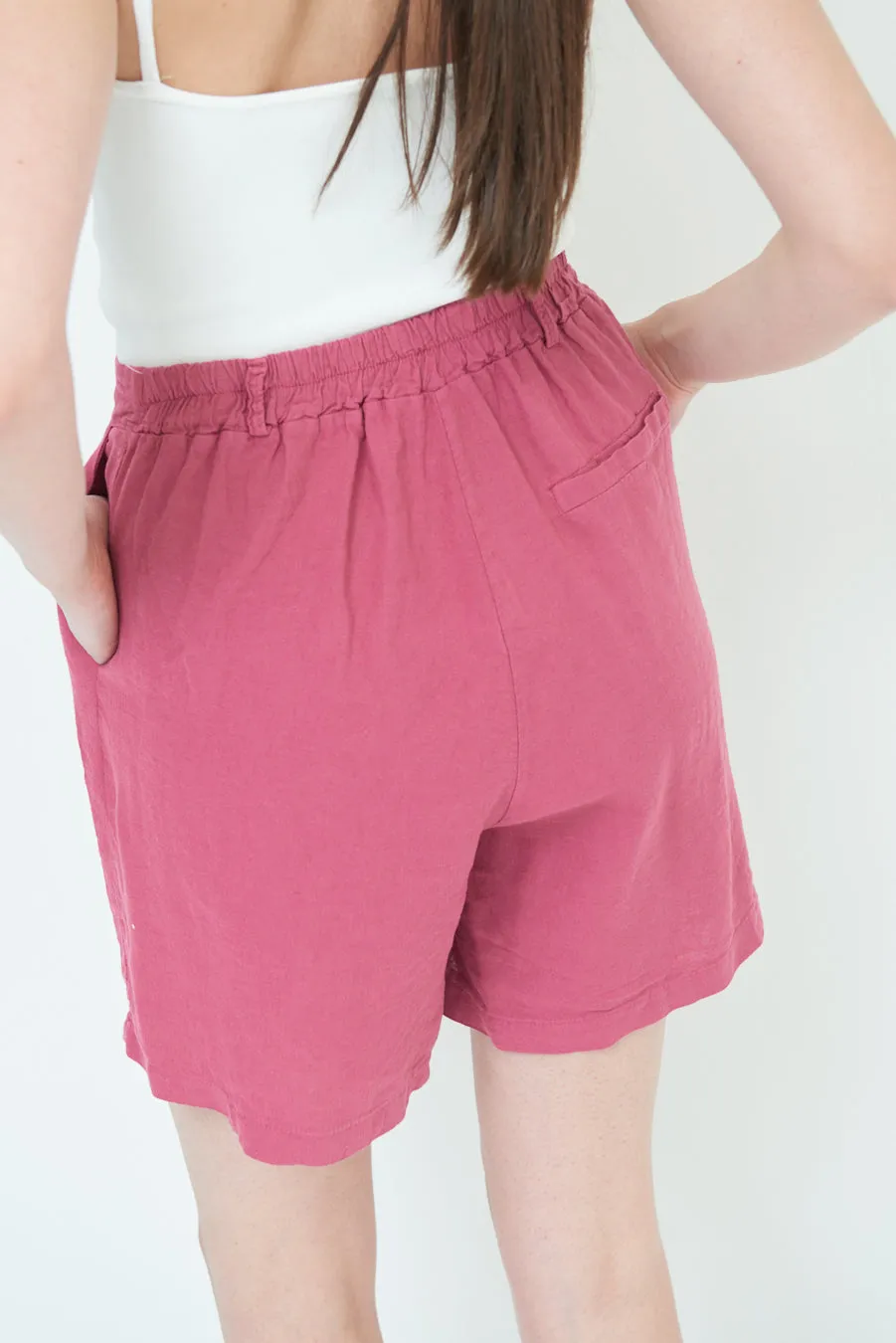 Relaxed high-waisted pleated shorts wholesale