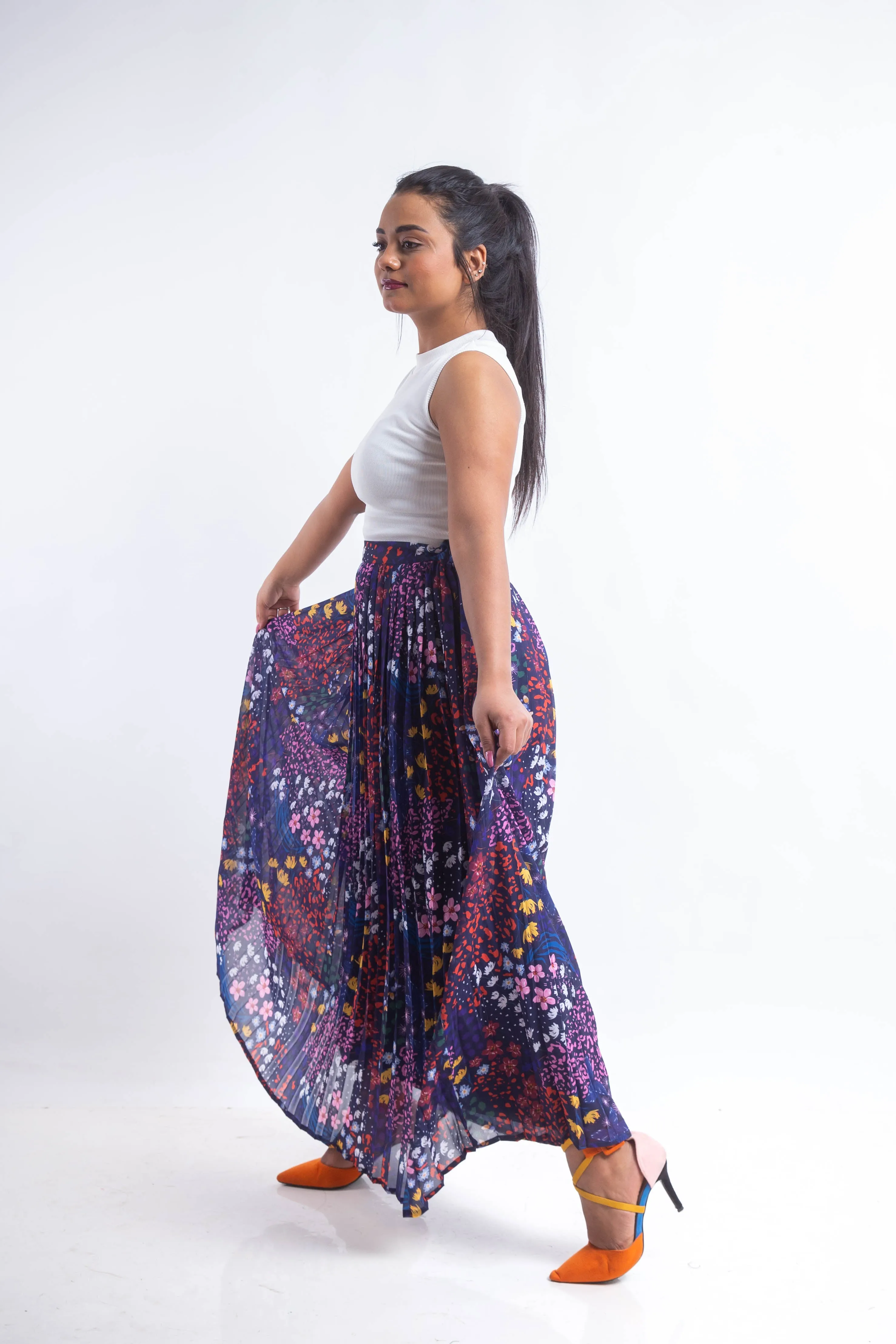 The blossoms chiffon pleated Skirt - Navy