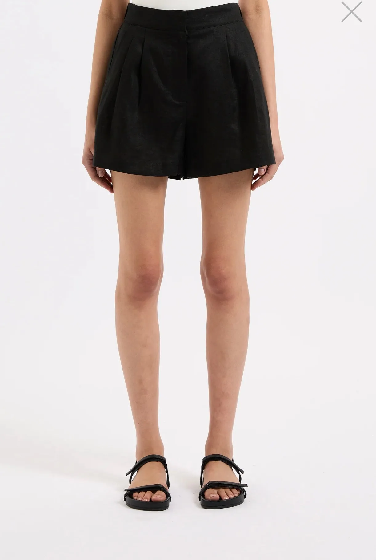 Thilda Tailored Short